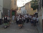 Danzantes en la procesi&oacute;n