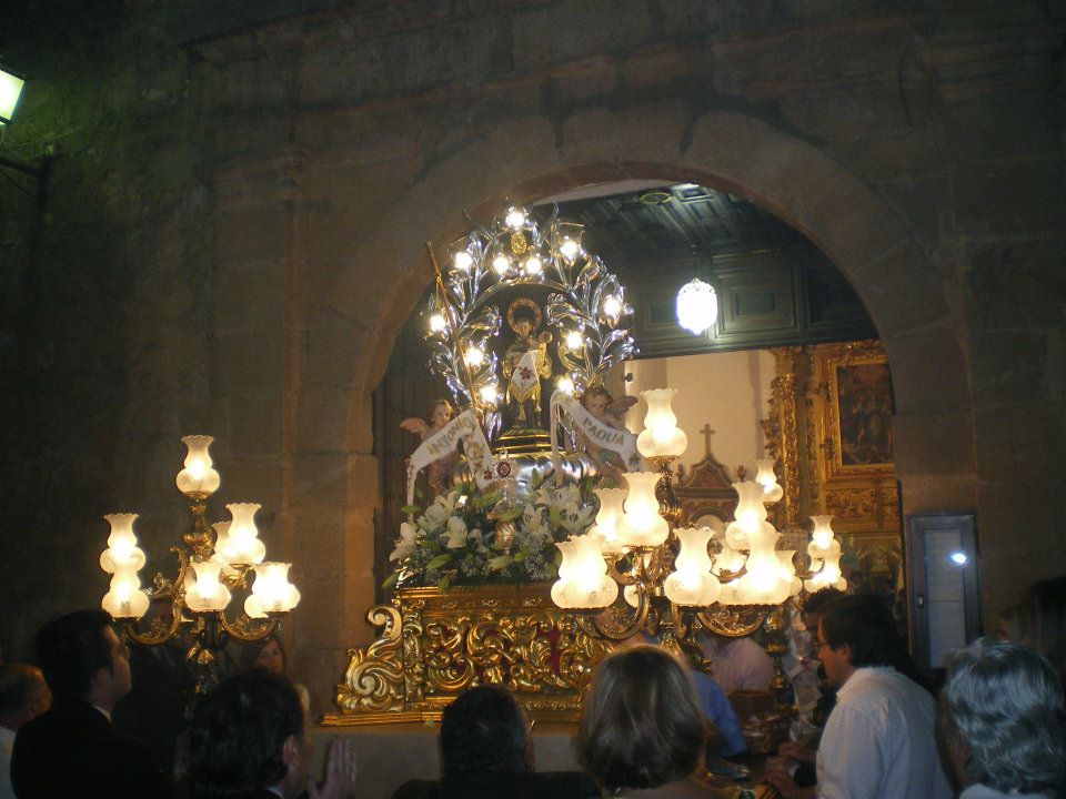 599023_402908373078732_1513885369_n