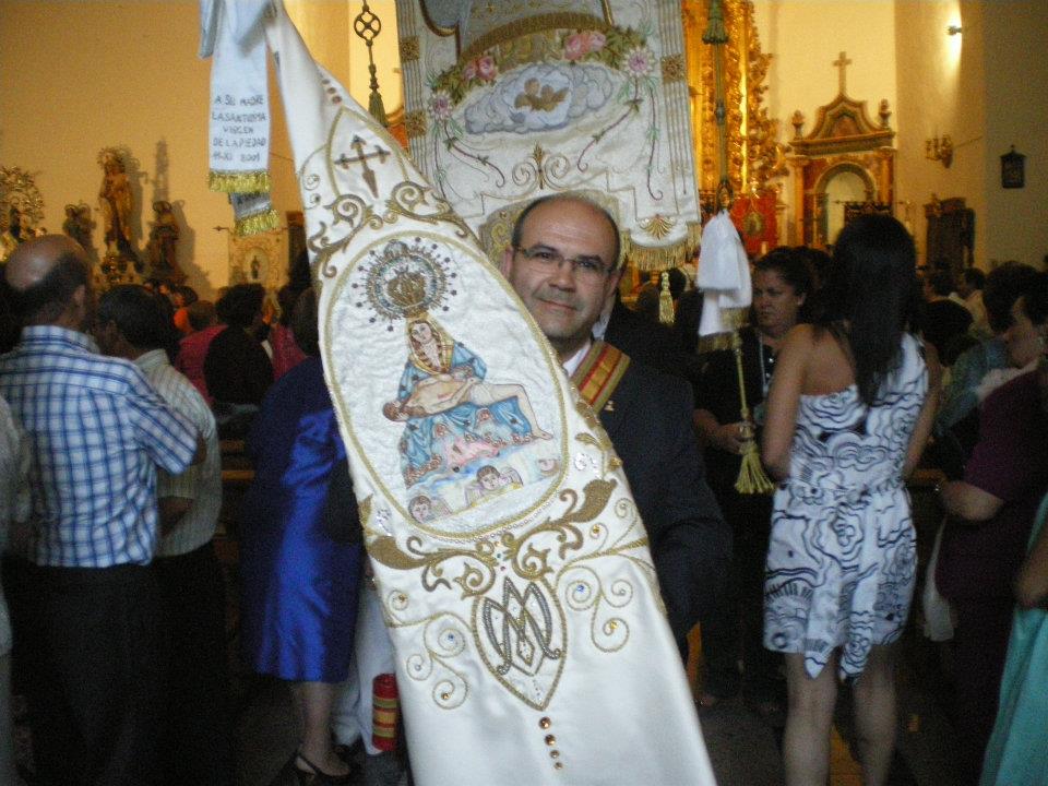 562203_402903426412560_1759947534_n