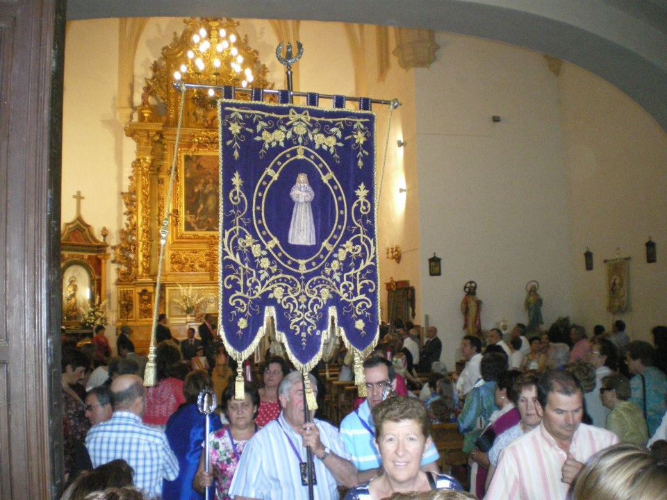 543734_402903679745868_2131994107_n