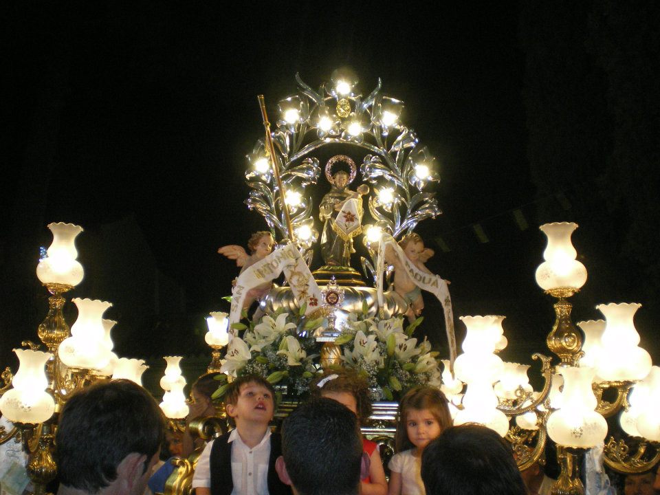 533916_402907109745525_99102227_n