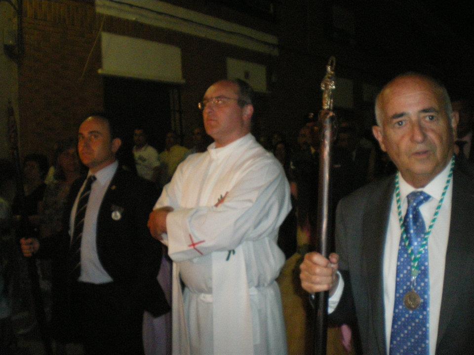 533886_402906646412238_882080394_n