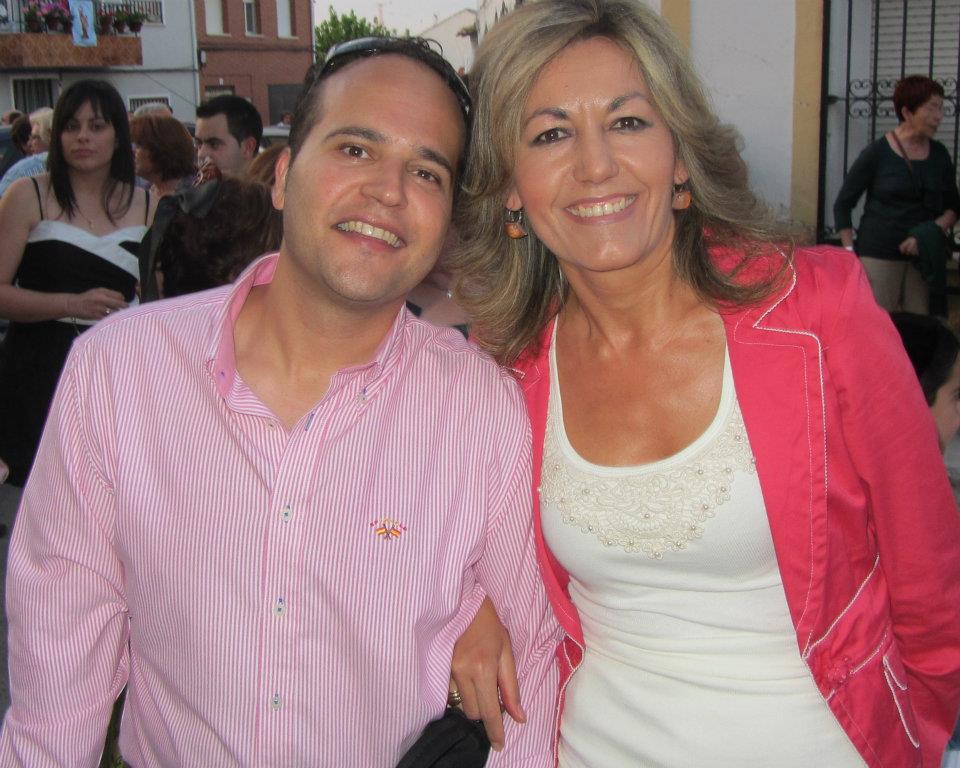 526911_348207208582003_380296399_n