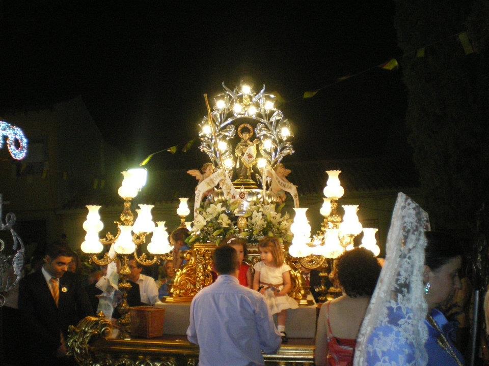 522481_402907059745530_1724866904_n