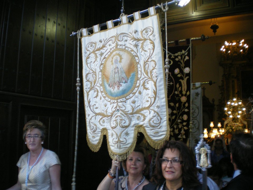 481310_402904019745834_1600652812_n