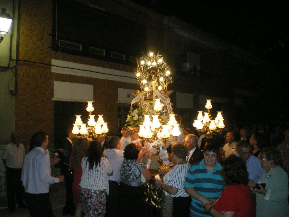 314272_402906596412243_1162382833_n