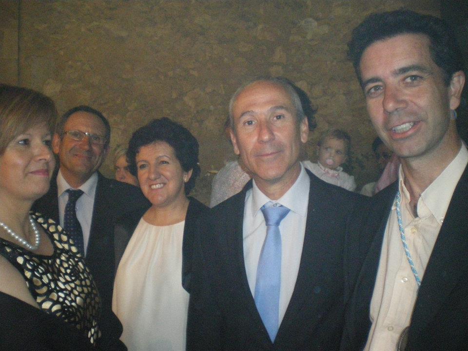 292232_402907153078854_1505203975_n