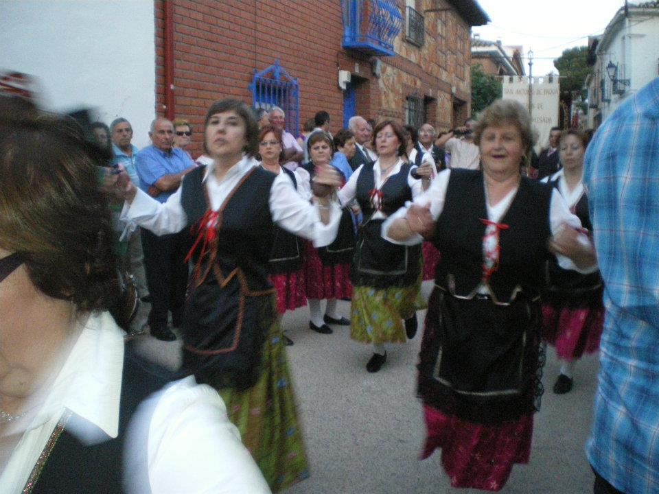 246560_402905839745652_165658780_n