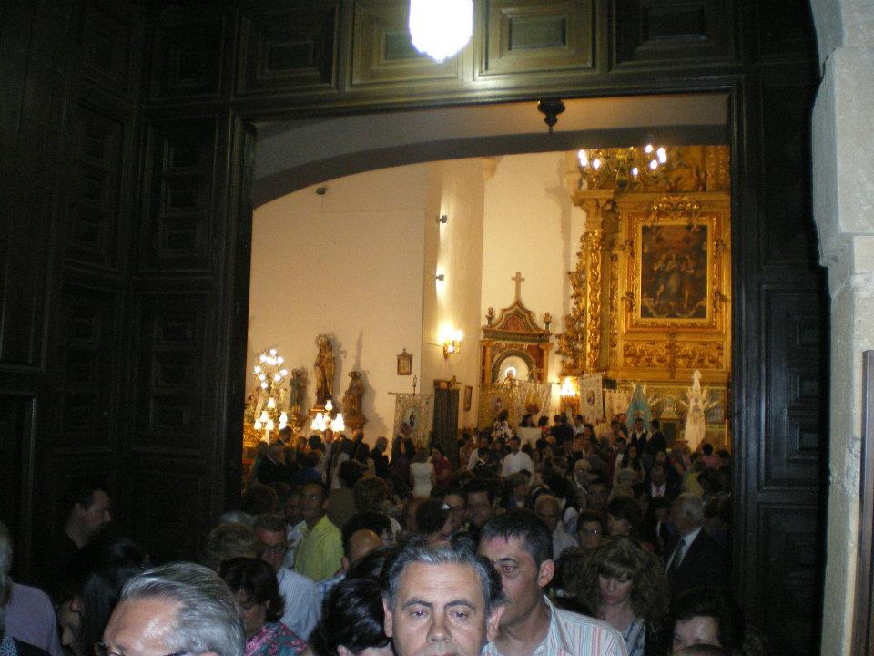 208914_402907259745510_1401195598_n