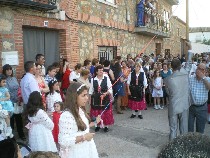 522557_402905189745717_1061881071_n