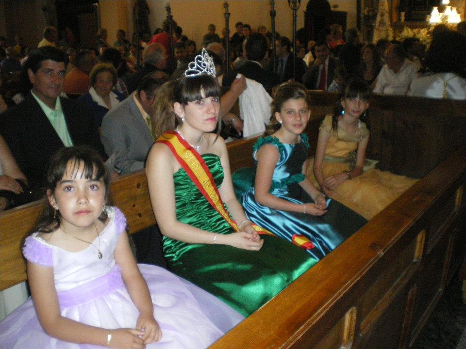 601700_402667573102812_1810371429_n