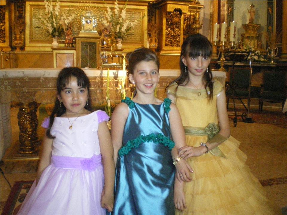 599247_402673906435512_1279656959_n