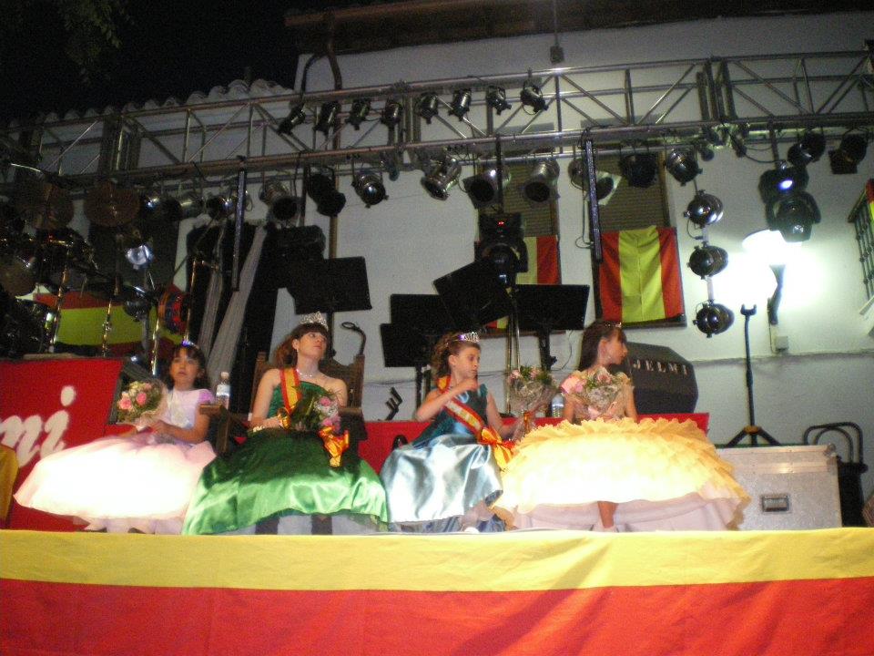 577560_402676409768595_34610453_n