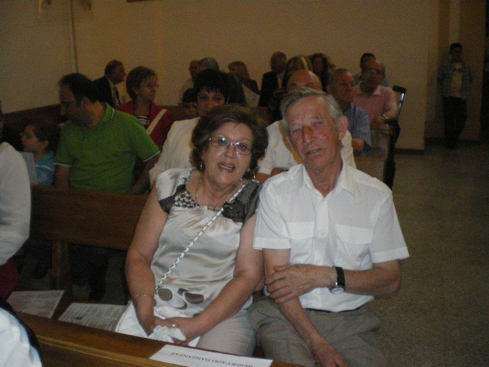 575704_402667959769440_1756306305_n