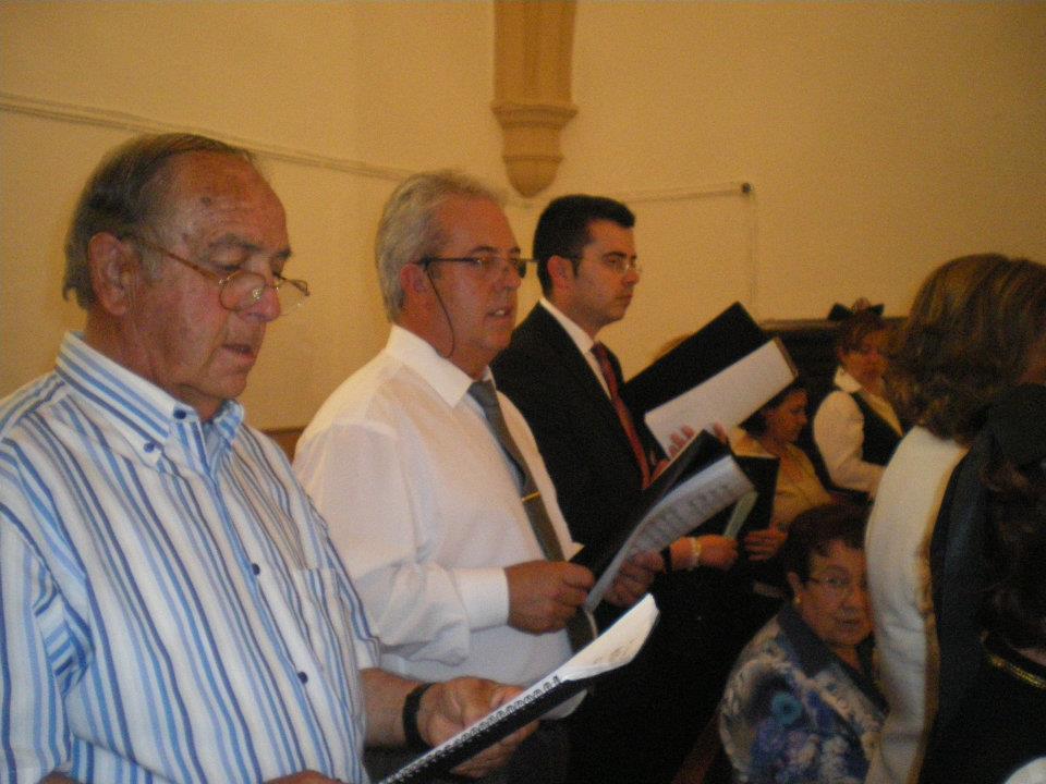 562236_402677743101795_1704258437_n