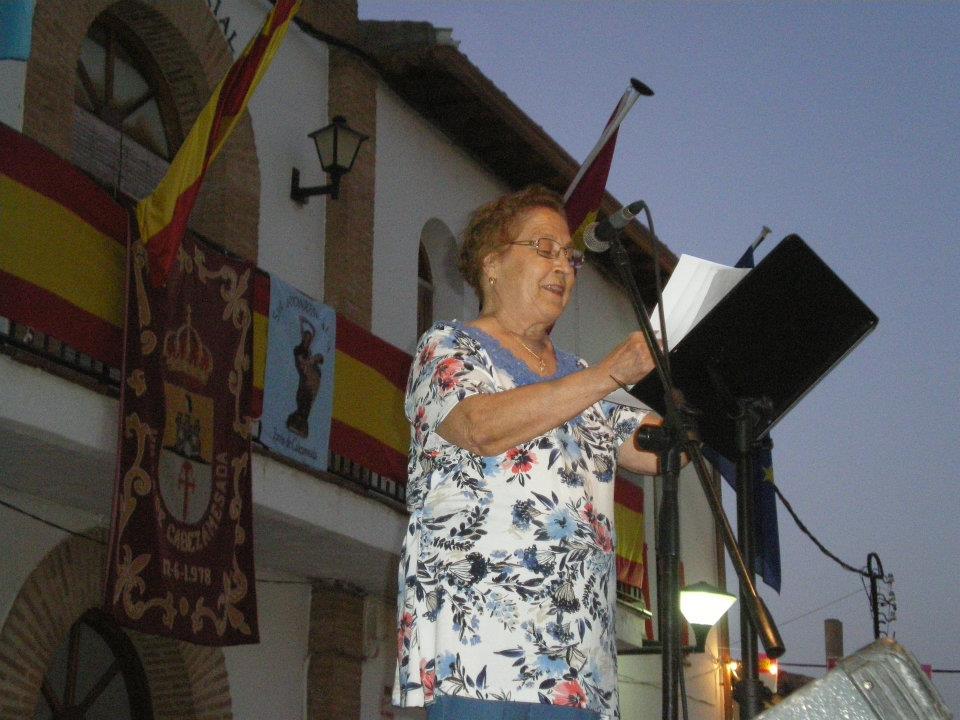 550421_402675949768641_203885168_n