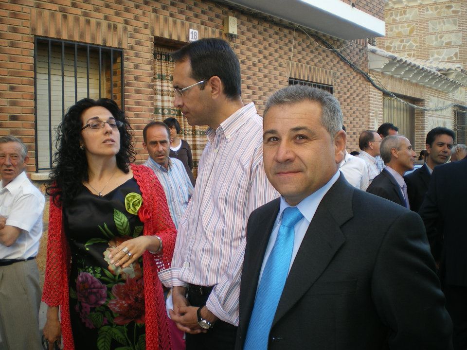 421378_402661479770088_181899568_n