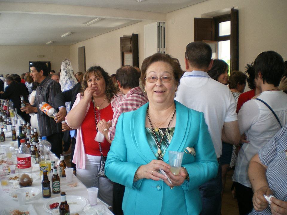 403569_402680103101559_973284419_n