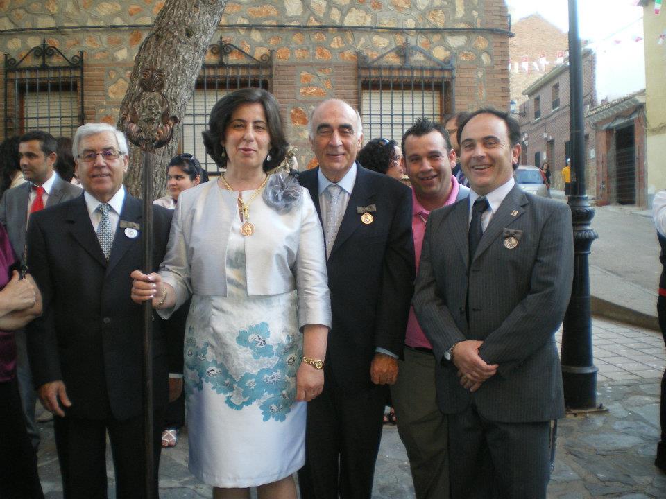 389274_402674176435485_773515053_n