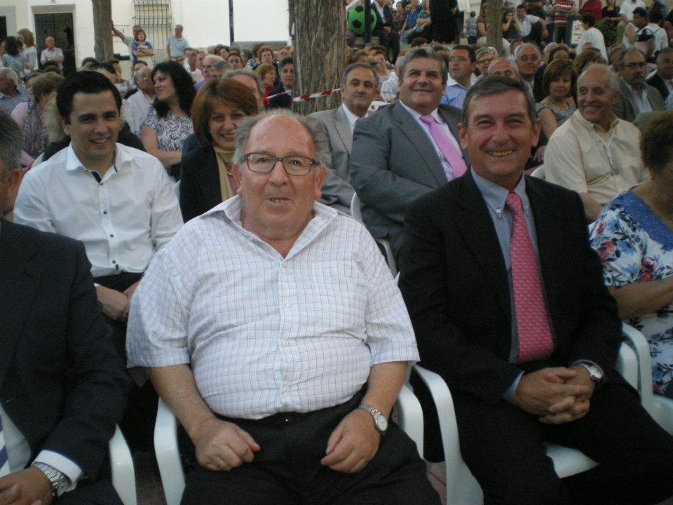 319724_402674833102086_160884424_n