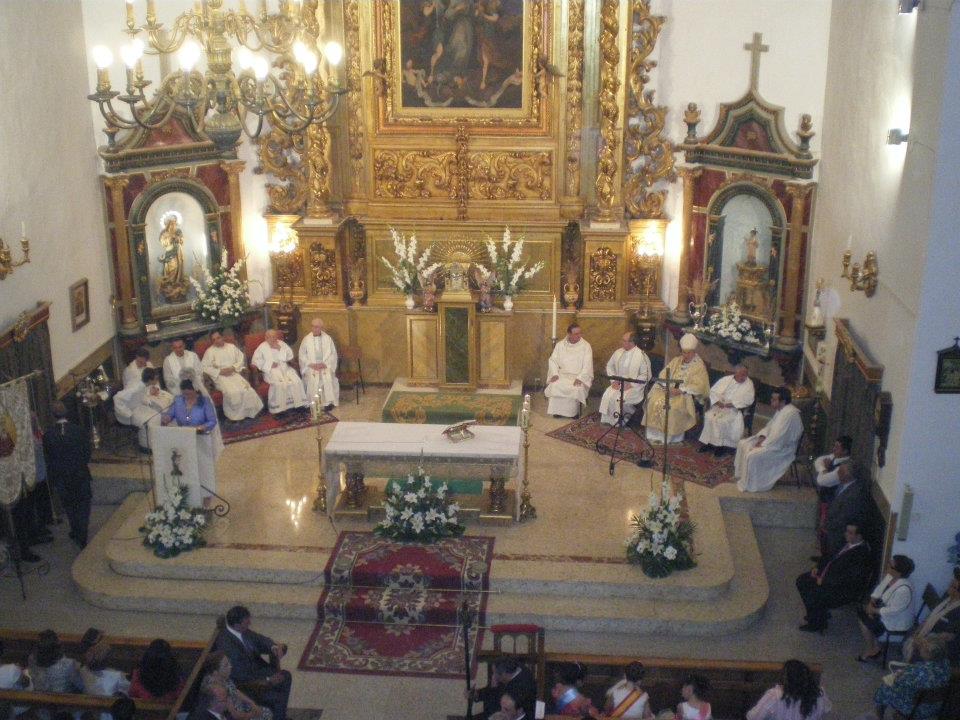 307052_402677146435188_579018340_n