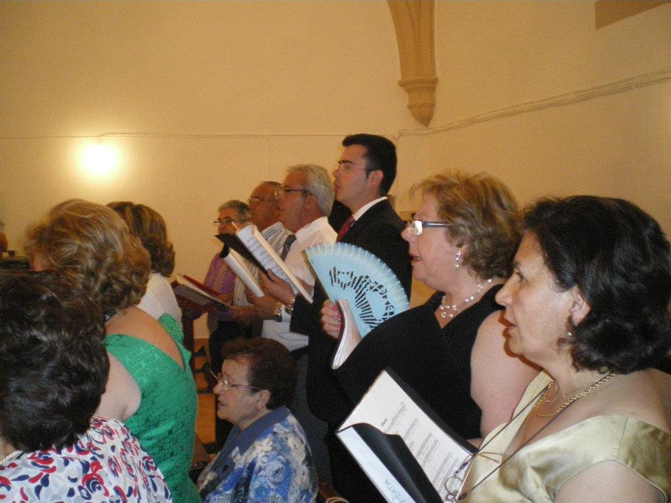 303552_402676646435238_1121388718_n