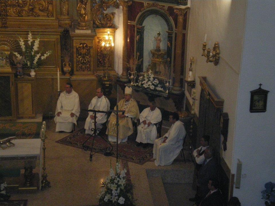 248182_402677186435184_1602492_n