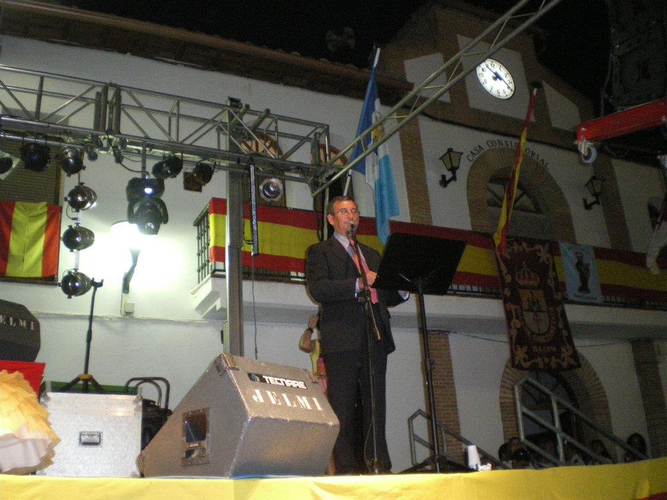 248088_402676493101920_823993360_n