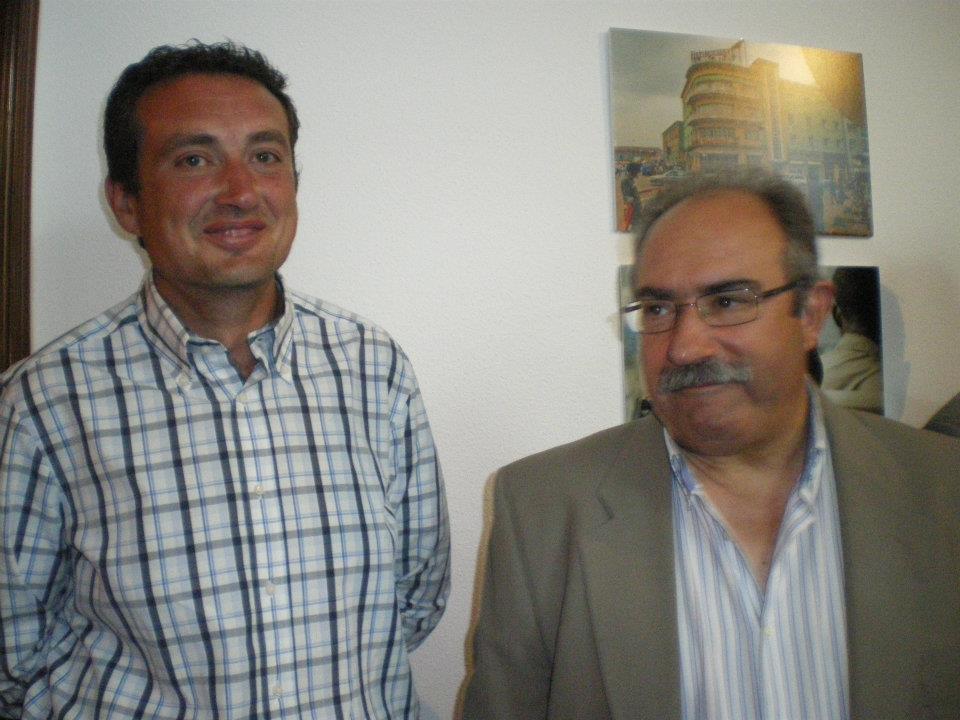 246538_402674233102146_251229394_n