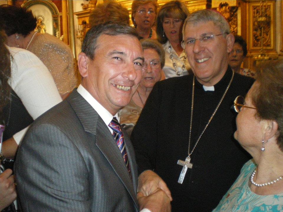 206115_402678536435049_1013820663_n