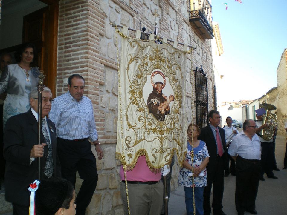 205340_402662013103368_405528620_n