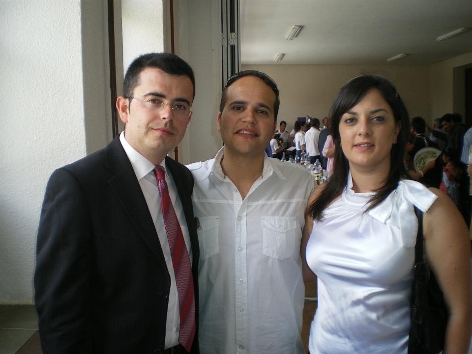 181871_402681359768100_157590065_n