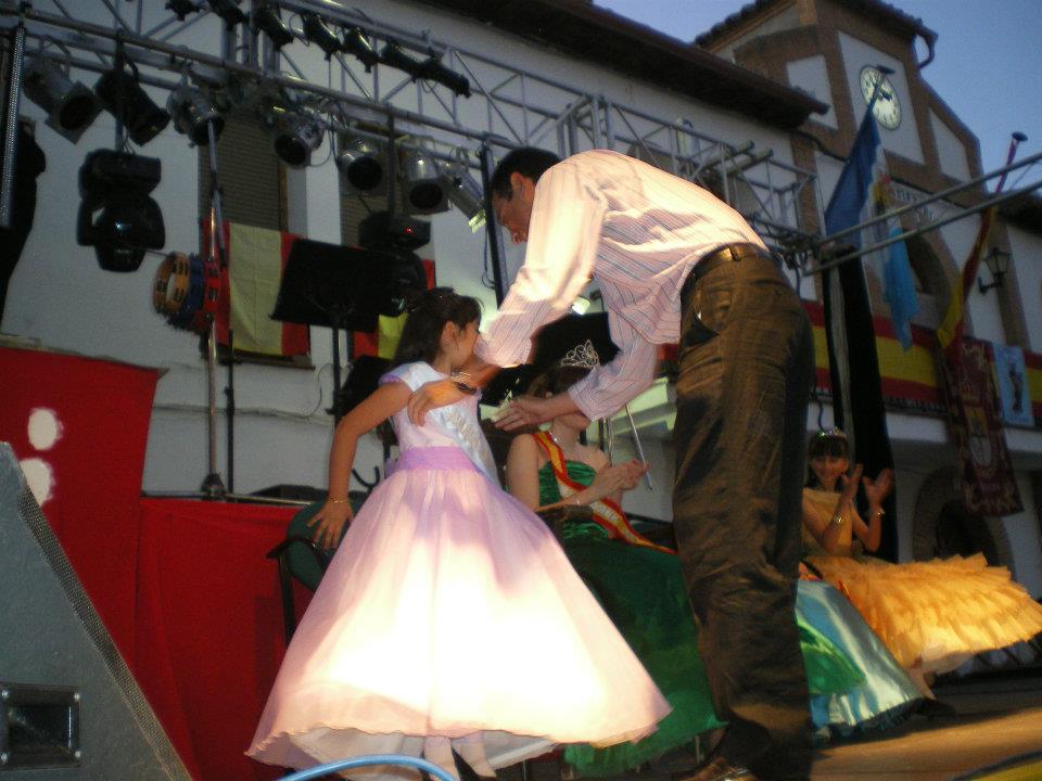 166512_402675073102062_671661414_n