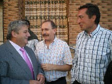 556421_402662756436627_1130853416_n