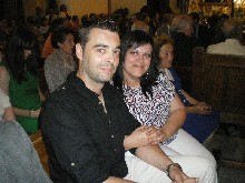 551780_402668159769420_499448268_n