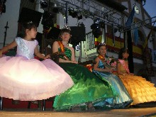 551057_402675486435354_893792073_n