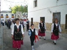 527674_402663109769925_518094517_n