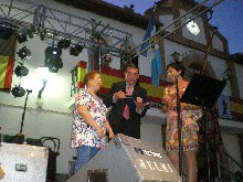 398912_402676093101960_1200331180_n