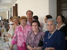 389661_402680683101501_955976844_n