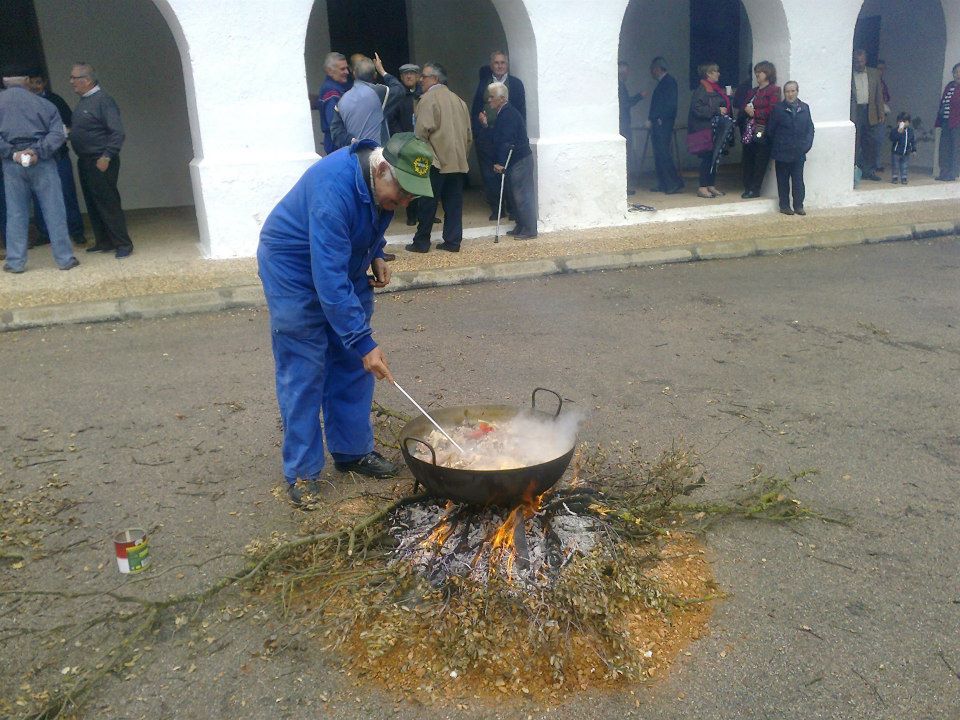 941471_170675436427403_57777046_n